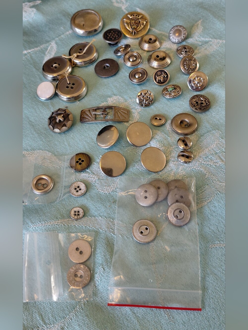 Vintage & More Silver-Tone Logo Metal Buttons